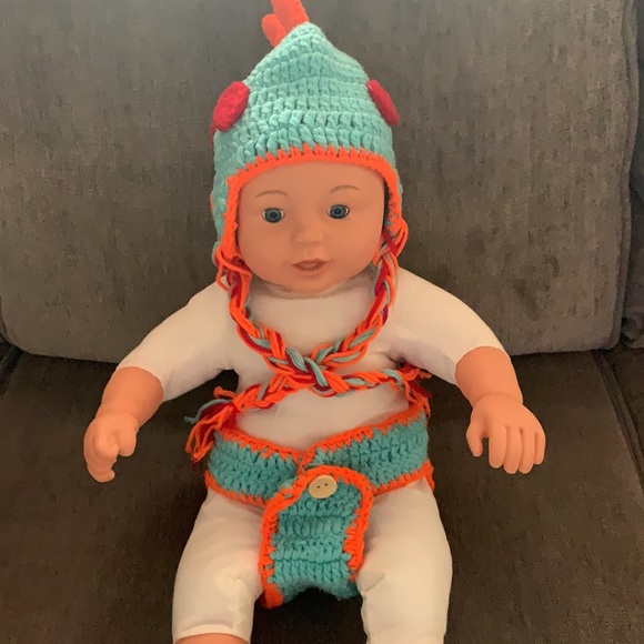 Newborn Crocheted Dinosaur Hat and Diaper Cover - Picture 2 of 4